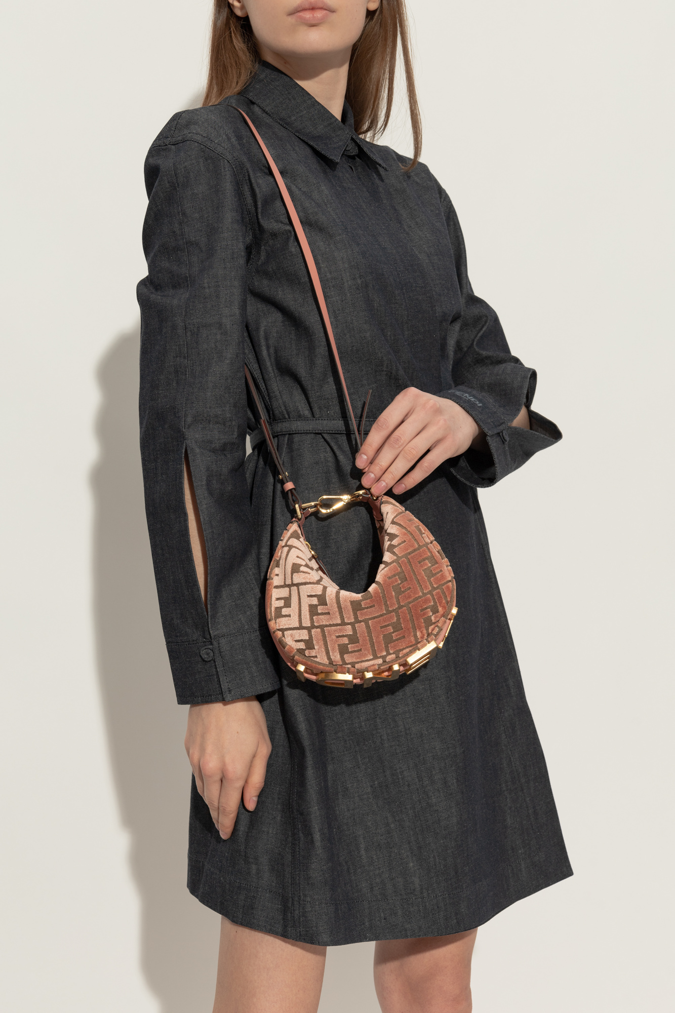 ショルダーバッグ・ポシェット FENDI FENDIGRAPHY SMALL SHOULDER BAG All About the Fendi Fendigraphy Small | Wear & Tear Update